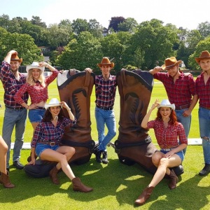 Line-Dancers-Outdoor-Event