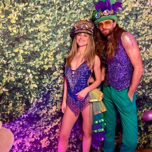 Festival-Themed-Podium-Dancers